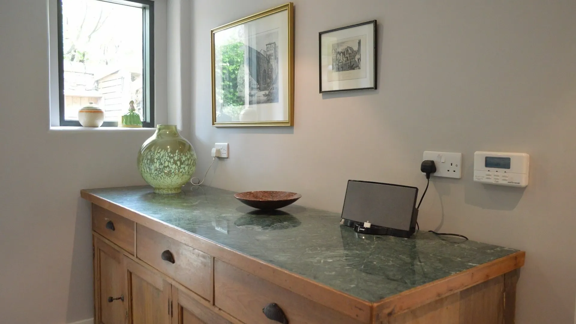 2 Bedroom Flat In Edinburgh